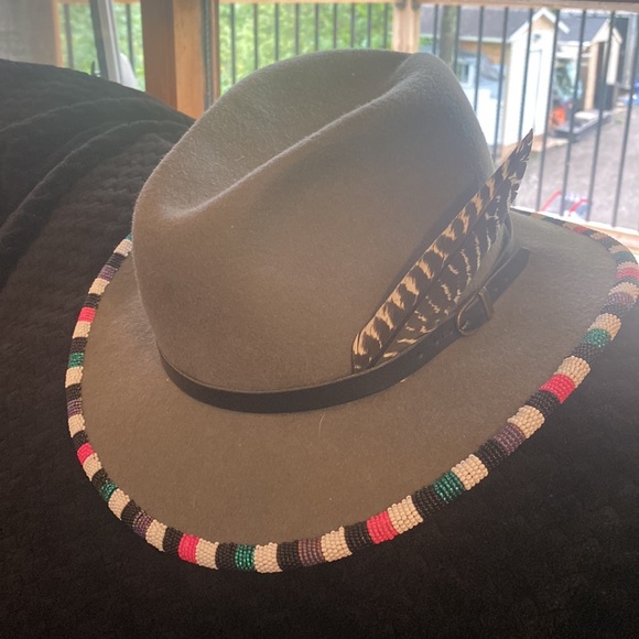 Beaded Fedora with beaded earring set - Picture 4 of 5